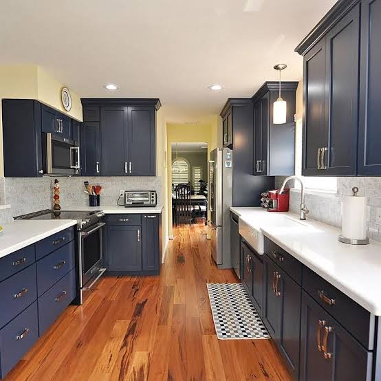 Quality kitchen cabinets in Karachi with moisture-resistant materials