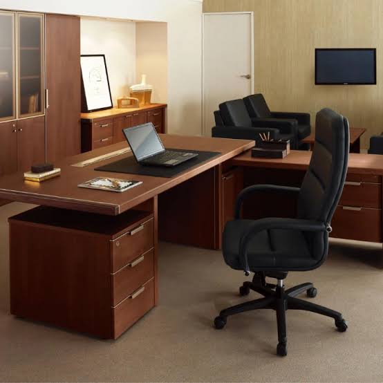 Quality office workstations in Karachi with lockable drawers and storage options